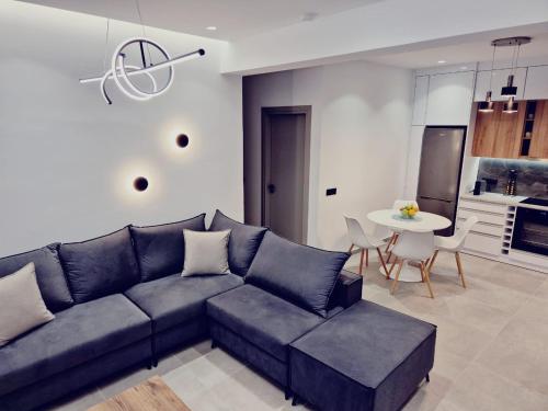 Azure Mirage Home Adults Only Private Seaside Villa w Garden and Parking gîte à louer Faliraki