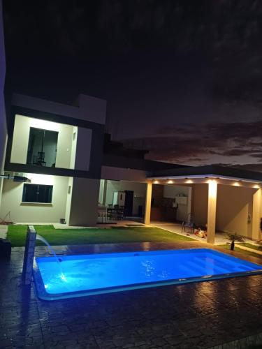 Peldbaseins, Casa com piscina e churrasqueira in Nova Mutum