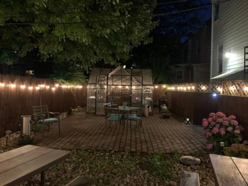 Magnolia Stay near New York City in เจอร์ซีย์ ซิตี้ (NJ)