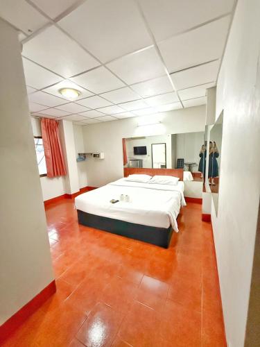 Pattaya Malee Guesthouse and Restaurant  3-Star Hotel suite