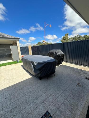 Cozy and Compact Holiday and Business Home in Baldivis