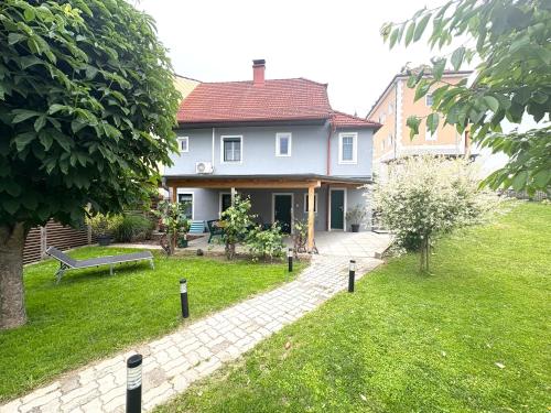 Das Ferienhaus-zurück zum Ursprung (Das Ferienhaus-zuruck zum Ursprung) in กุสซิง