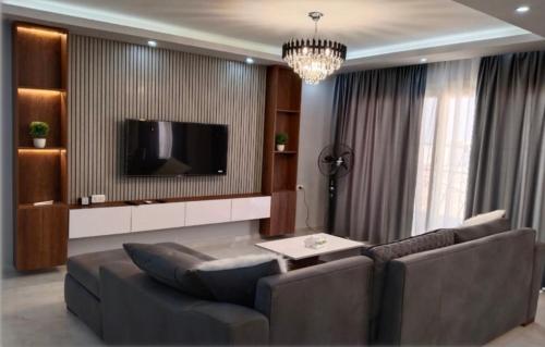 Cozy Beachfront Apartment Stunning Views