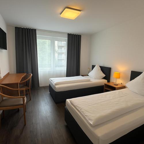 2 twin beds