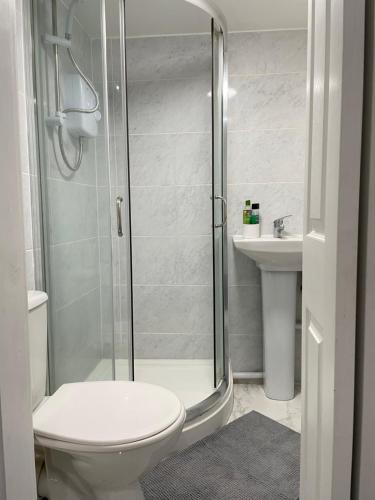 2 Bed Apartment-Parking -walk to city centre -birmingham, Birmingham (fotografie 2)