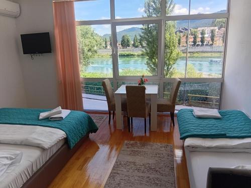 Triple Room with Lake View