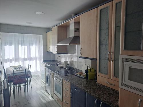 ห้องครัว, Apartamentos El Conde in ซานโตโดมิงโกเดลาคัลซาดา