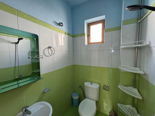 Apartment with Lake View image 10