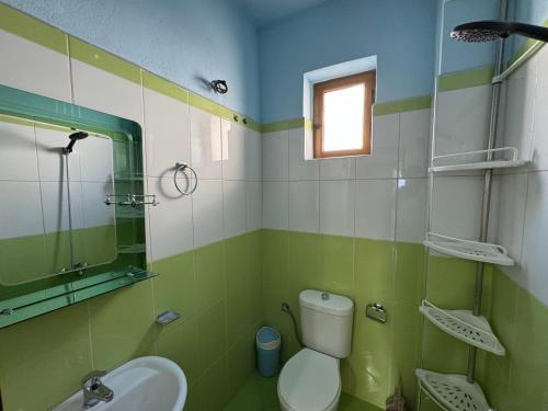Apartment with Lake View image 8