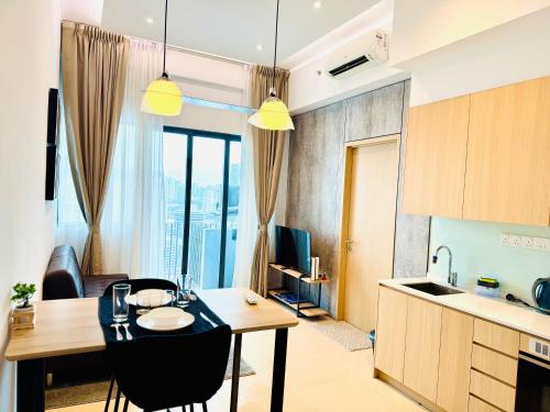 The Luxe & Colony KLCC By Comfort Dwellings in Chowkit / Putra WTC
