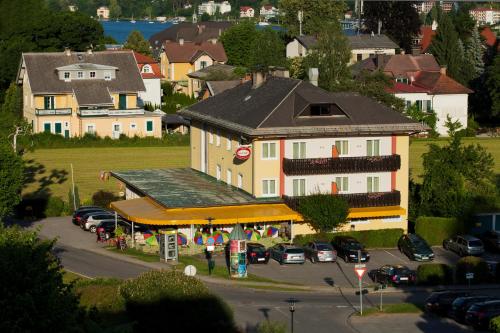 Kirchenwirt – Velden, CA