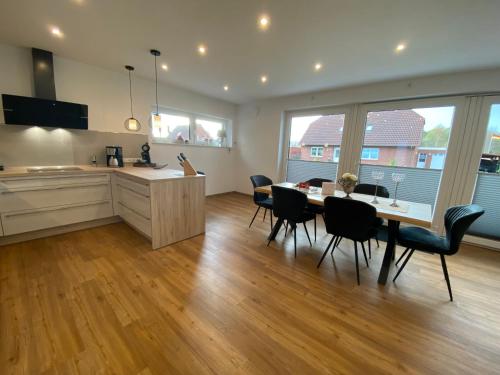 virtuve, Luxus Ferienhaus Geest und Moor in Grossheide