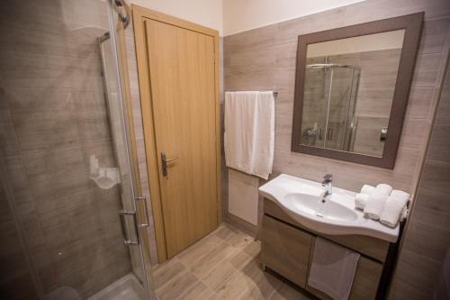 Two Bedroom Villa with Sea View image 5