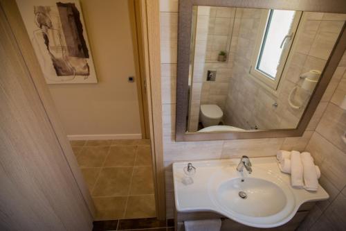 Two Bedroom Villa with Sea View image 4
