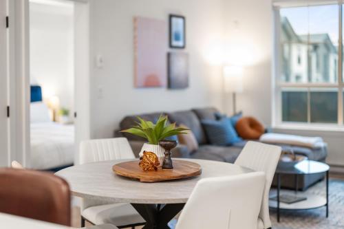 Chic Condo with Stylish Amenities in White Rock, Surrey (Foto 8)