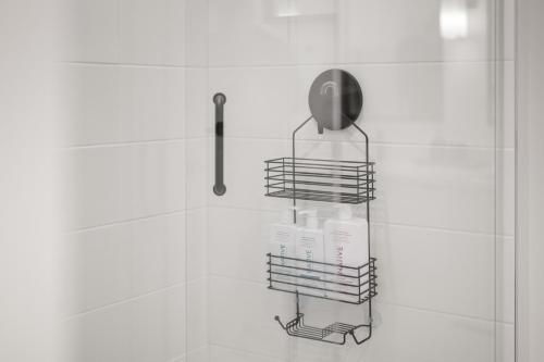 Chic Condo with Stylish Amenities in White Rock, Surrey (Foto 9)