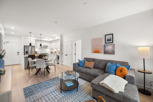Chic Condo with Stylish Amenities in White Rock, Surrey (Foto 10)