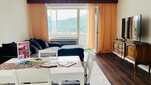 Panorama-Perle I 3-Zimmer-Wohnung mit Aussicht in Bad Herrenalb, Deutschland
