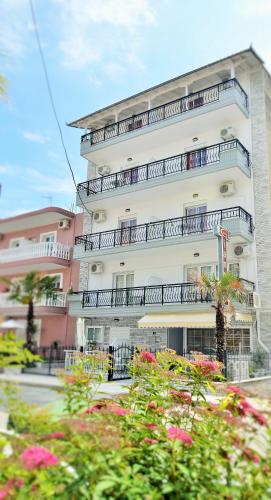 Giannis Hotel - Accommodation - Paralia Katerinis