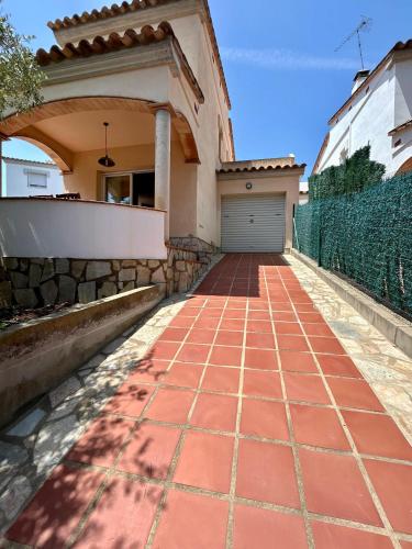 House with pool and private garden, L' Escala (fotografie 8)