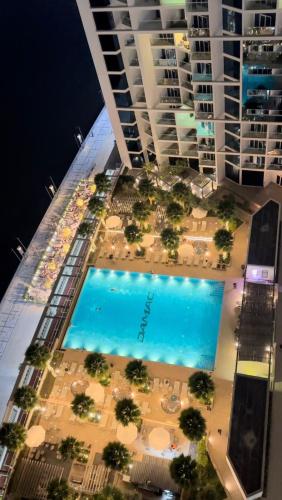 Luxury- 1 bedroom downtown dubai near burj khalifa, Dubaj