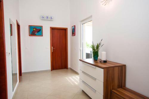 Előcsarnok, House Srecko in Donja Jagodnja