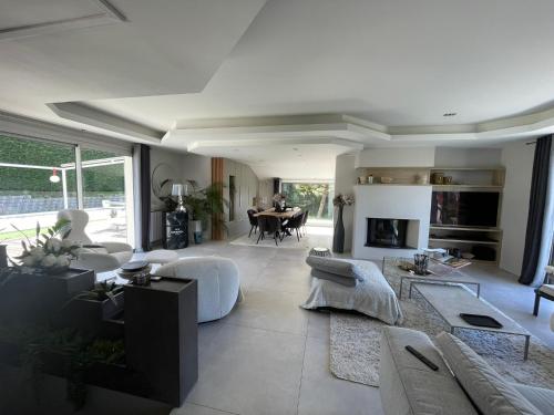 Villa familiale à 20 mn de Lyon (Villa familiale a 20 mn de Lyon) in L'Arbresle