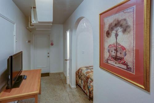 Richards Pet Friendly Motel in Hollywood, USA