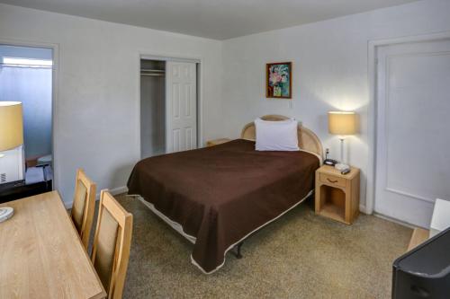 1 queen bed