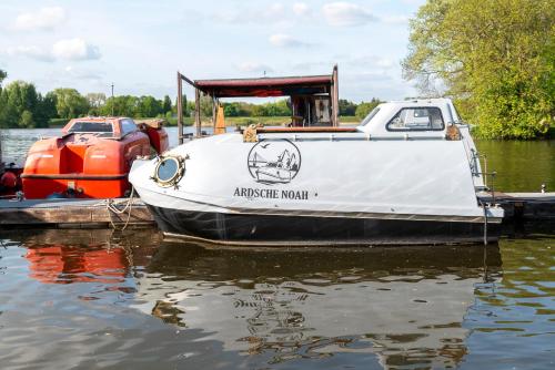 Ausgbebautes Rettungsboot ARDSCHE NOAH, Hamburg (photo 10)