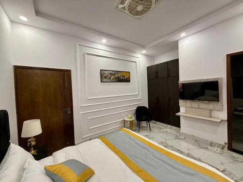 Marina Suites Lahore - image 4