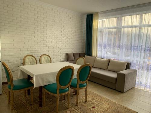 Raduga West коттедж in Kosh-Kël'