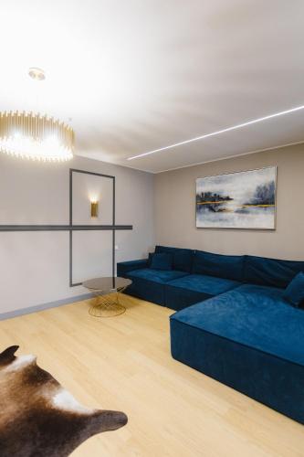 1 queen bed, 1 sofa bed