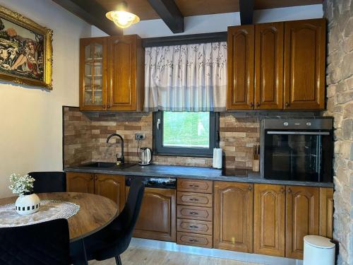 Kuća za odmor LO (Kuca za odmor LO) in 古特里維