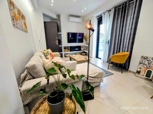 Floral Home 1 - ground floor apt, private parking!, Atene (foto 3)