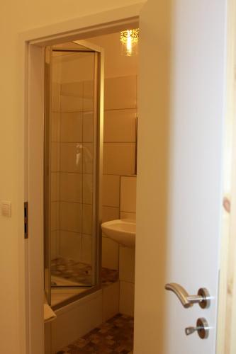 Deluxe Double Room with Shower