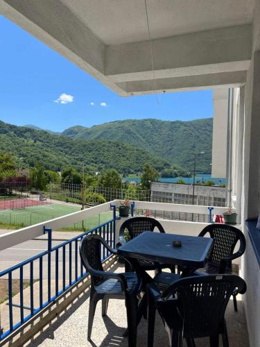 Lake City Apartment