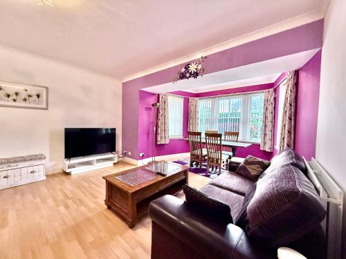 Spacious Iconic Lesmurdie House 2 bed, free WiFi and Parking in ايلجين