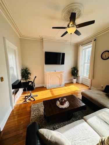Charming, Spacious Apartment Downtown Albany, Albany (photo 2)