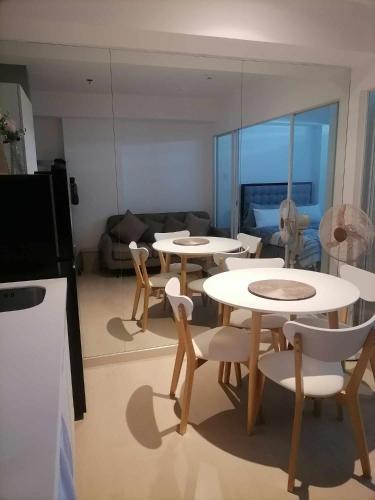 Premium 1Bedroom Condo Unit Near Airport, MOA, Casinos, SM Bicutan, Manila