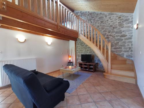 Charmant gîte à Saint-Romain-Lachalm avec terrasse et proximité Dunières - FR-1-582-264 (Charmant gite a Saint-Romain-Lachalm avec terrasse et proximite Dunieres - FR-1-582-264) in Chasse-sur-Rhone