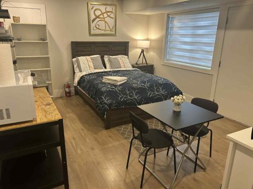 Spacious one Bedroom Suite Right in Downtown ! in เมเปิลริดจ์ (BC)