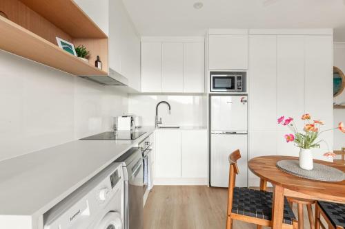 Rose Bay Horizon - Breezy Living near Beach & Ferry - image 4