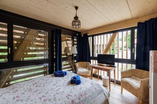 room detail thumbnail 0