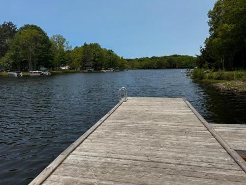 Timber Nest Goshorn lake dock pool town HOT TUB - image 13
