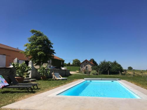 Gîte cosy avec jardin et Wi-Fi, escapade romantique (Gite cosy avec jardin et Wi-Fi, escapade romantique) in Saint-Andre-d'Apchon (Rhone-Alpes)