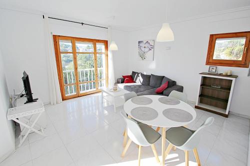 Emma - sea view holiday home with private pool in Benissa - image 3