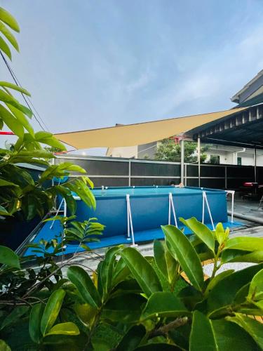 บ้านเดี่ยว 3 ห้องนอน 2 ห้องน้ำส่วนตัว ขนาด  ตร.ม. – ดูเรียน ตุงกัล (LNZ POOL HOMESTAY MELAKA) in ดูเรียน ตุงกัล