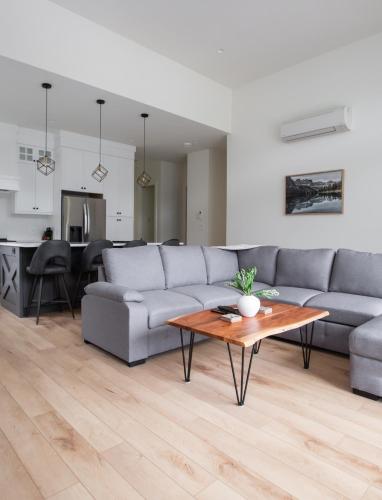 . Lakeside Living New 3 Bedroom Retreat