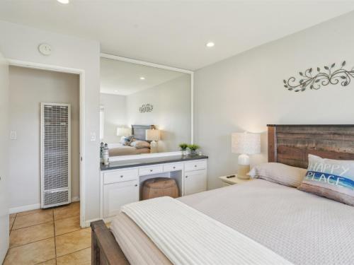 Beautiful 2 Bed Beach Condo #104 in Carpinteria (Kalifornia)